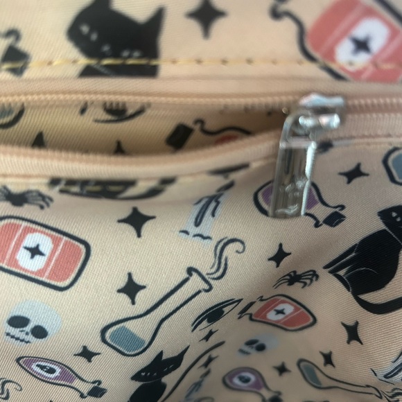 Loungefly Hocus Pocus Backpack Halloween - Picture 11 of 12